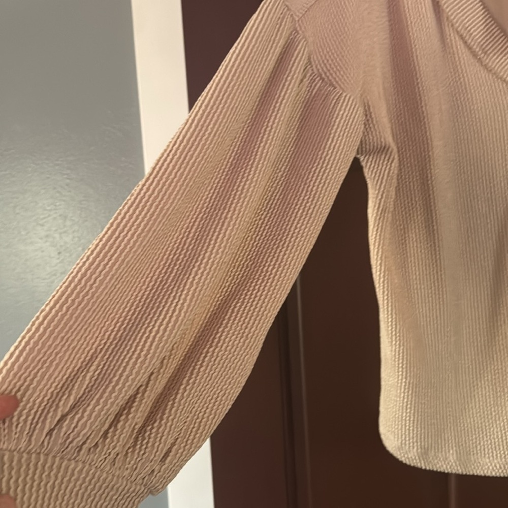 NWT! Ribbed Pullover. Size M - Picture 3 of 4